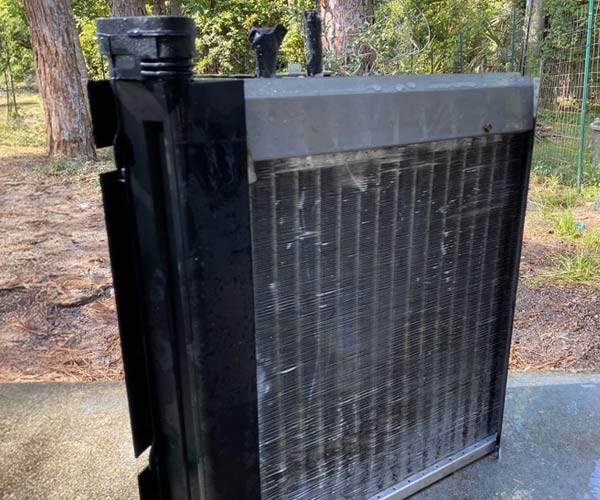 Clean AC unit after professional F&F cleaning service